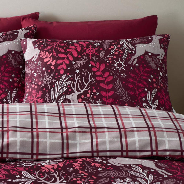 Christmas Duvet Set Festive Reindeer Stag Bedding Quilt Cover Burgundy or Blue